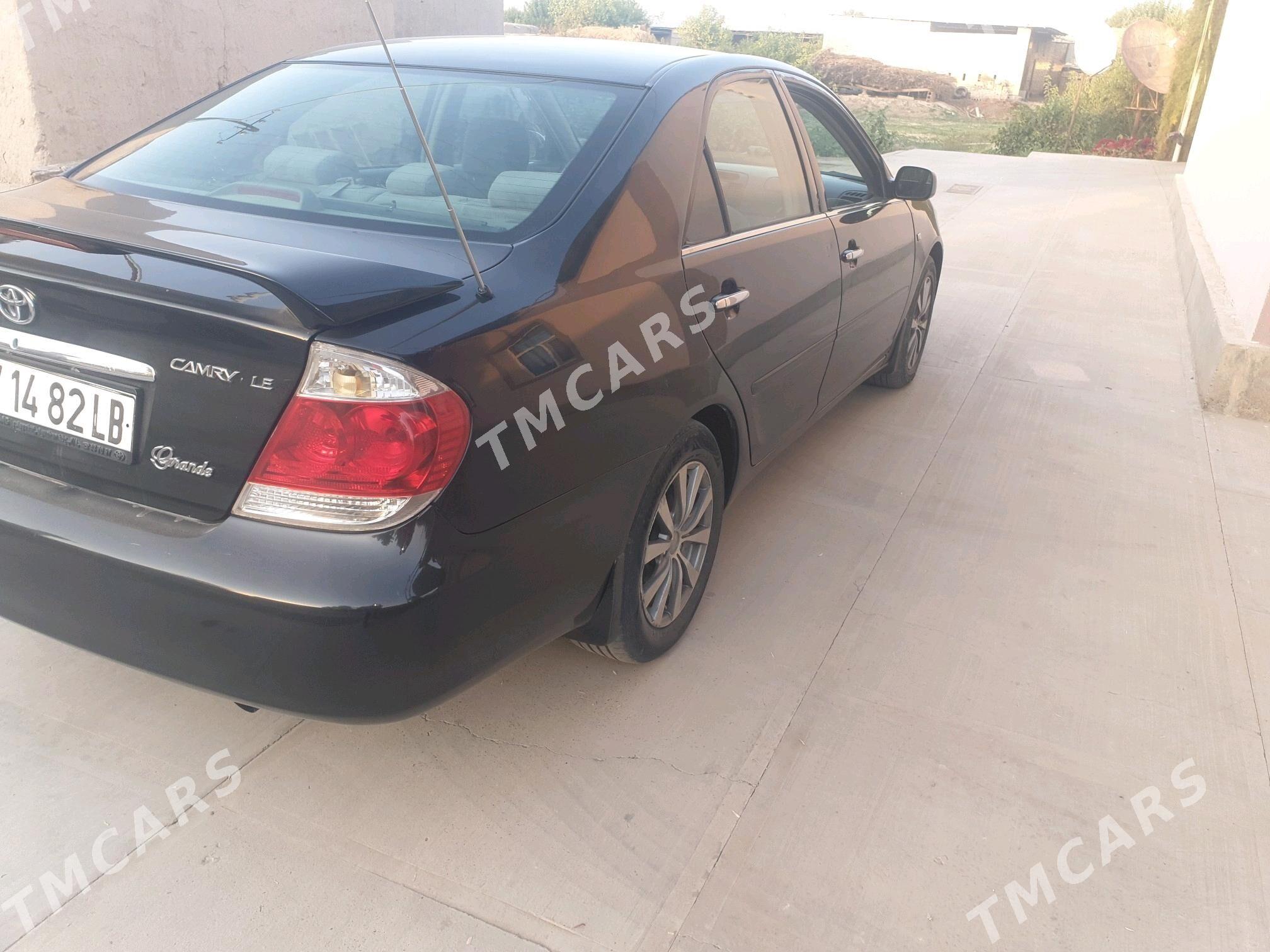 Toyota Camry 2005 - 125 000 TMT - Саят - img 3