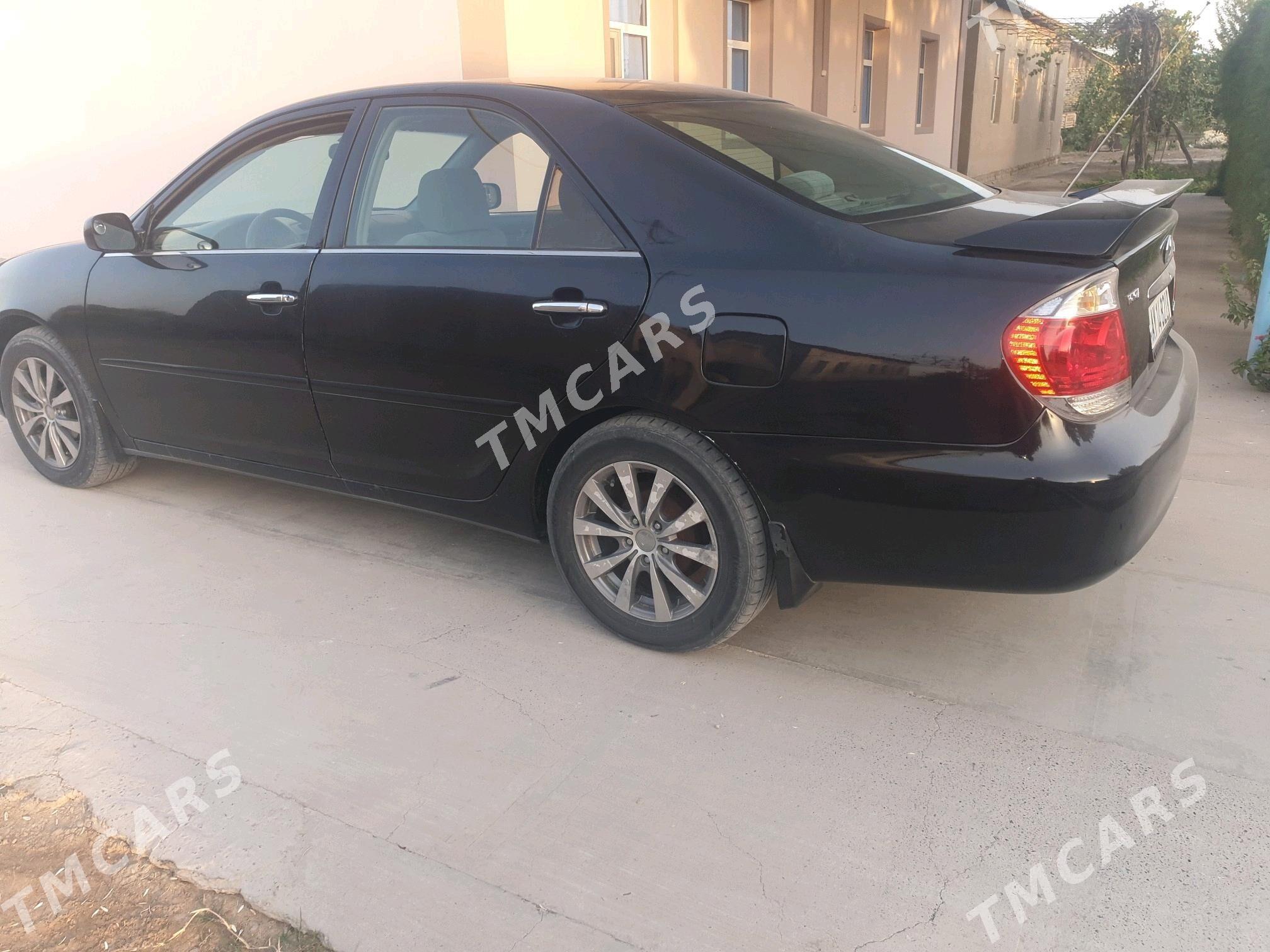 Toyota Camry 2005 - 125 000 TMT - Саят - img 4