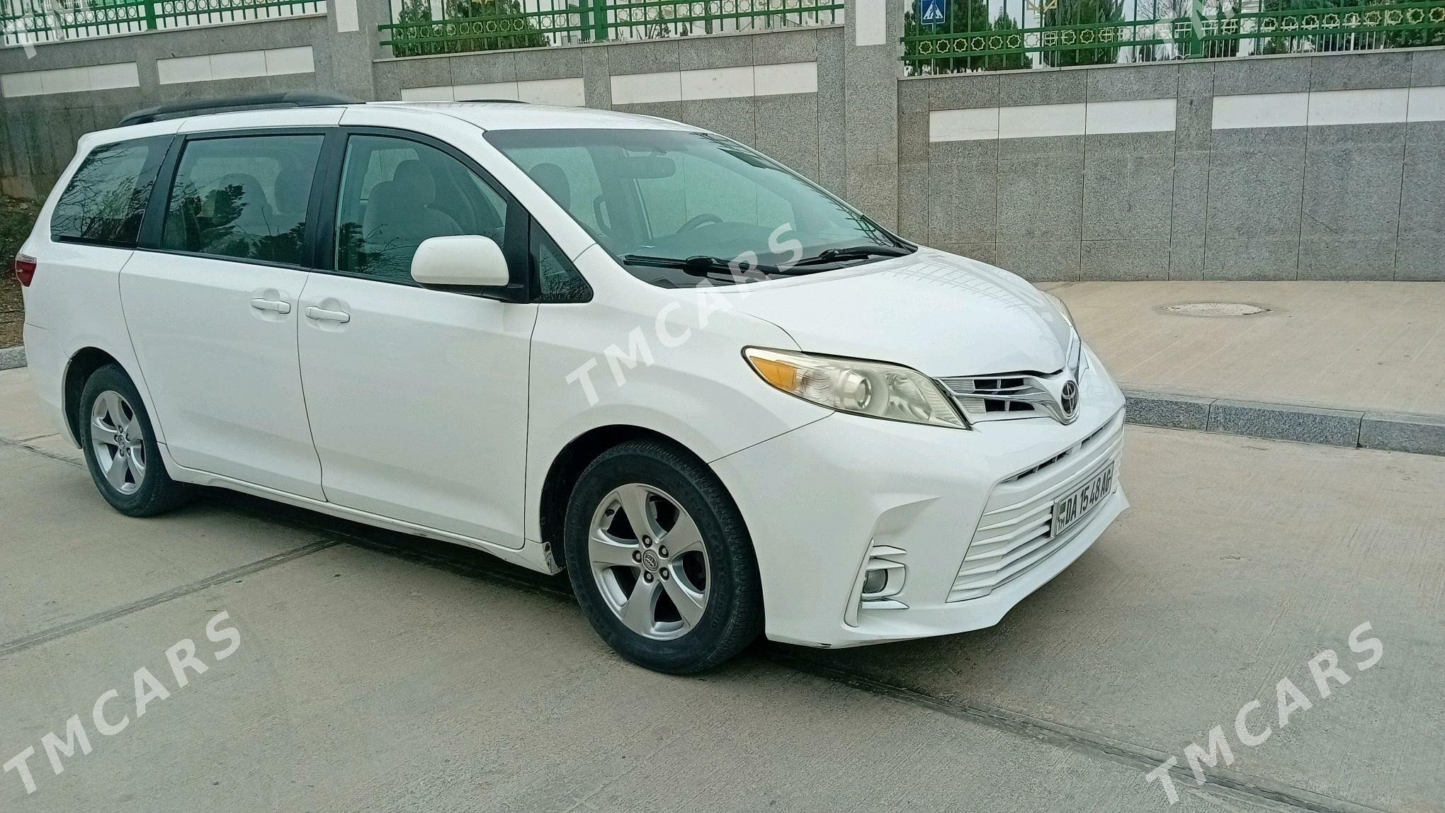 Toyota Sienna 2017 - 280 000 TMT - Aşgabat - img 2