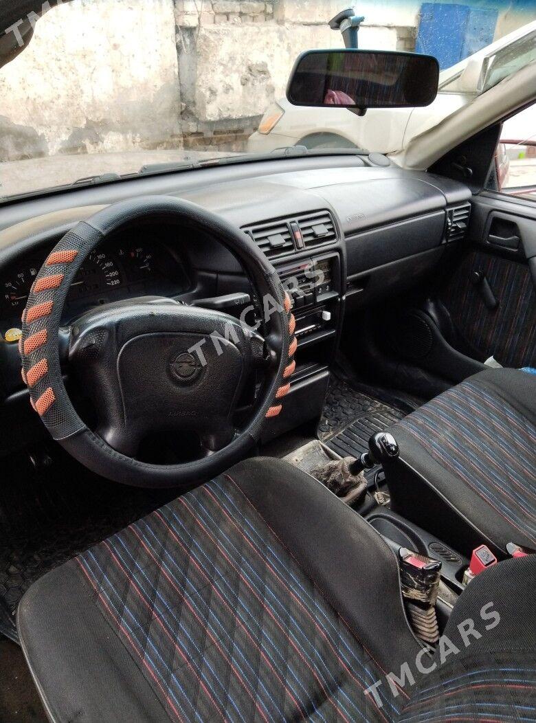 Opel Vectra 1994 - 30 000 TMT - Чарджоу - img 3