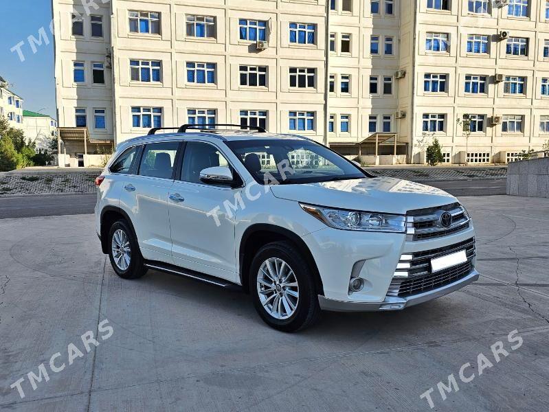 Toyota Highlander 2018 - 370 000 TMT - Бузмеин - img 3