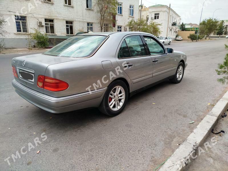 Mercedes-Benz E-Class 1999 - 70 000 TMT - Туркменбаши - img 3