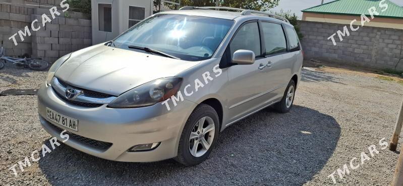 Toyota Sienna 2009 - 220 000 TMT - Чоганлы - img 3