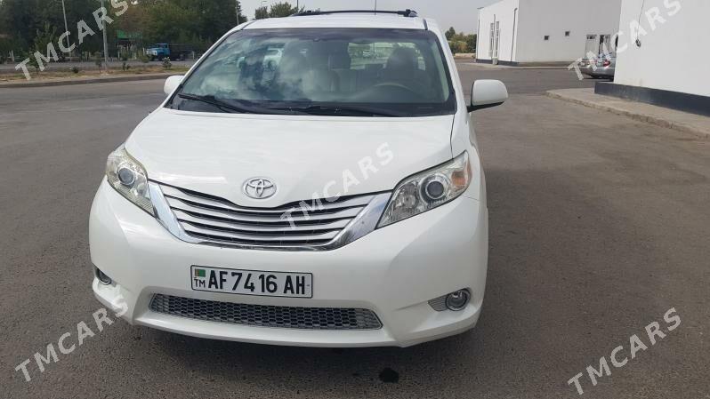 Toyota Sienna 2010 - 215 000 TMT - Aşgabat - img 2