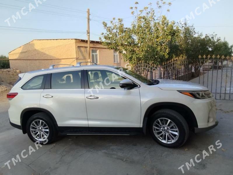 Toyota Highlander 2019 - 440 000 TMT - Türkmenabat - img 2