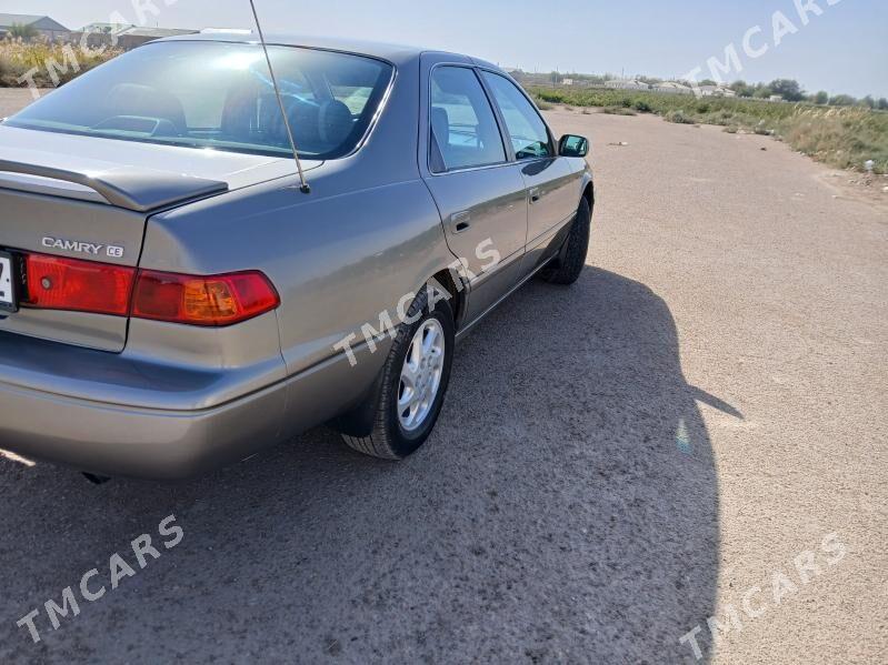 Toyota Camry 2001 - 120 000 TMT - Кёнеургенч - img 4