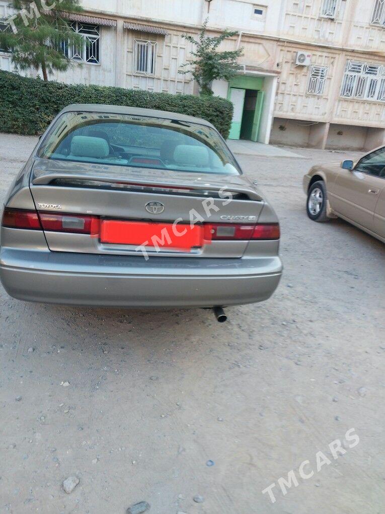 Toyota Camry 1999 - 110 000 TMT - Дянев - img 3