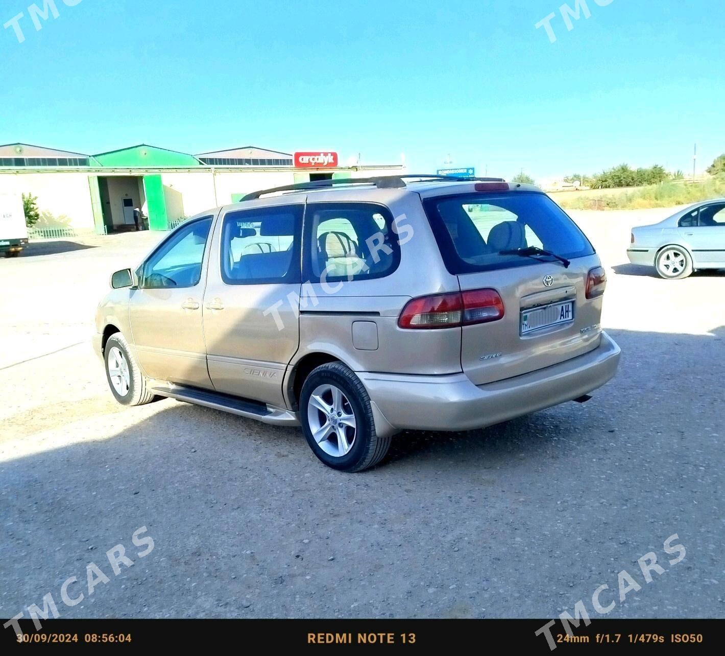 Toyota Sienna 2002 - 128 000 TMT - Бабадайхан - img 3