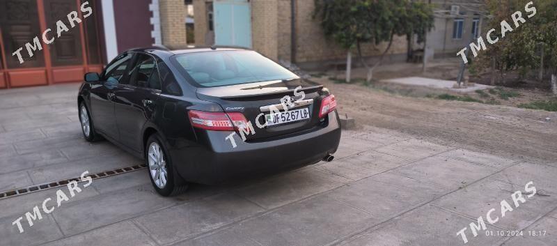 Toyota Camry 2010 - 158 000 TMT - Дянев - img 3