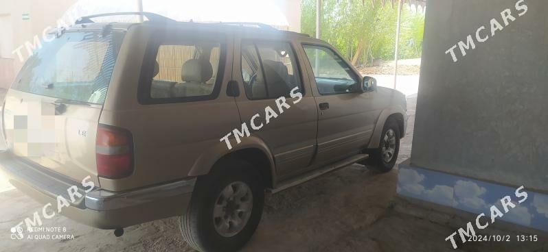 Nissan Pathfinder 1999 - 45 000 TMT - етр. Туркменбаши - img 2