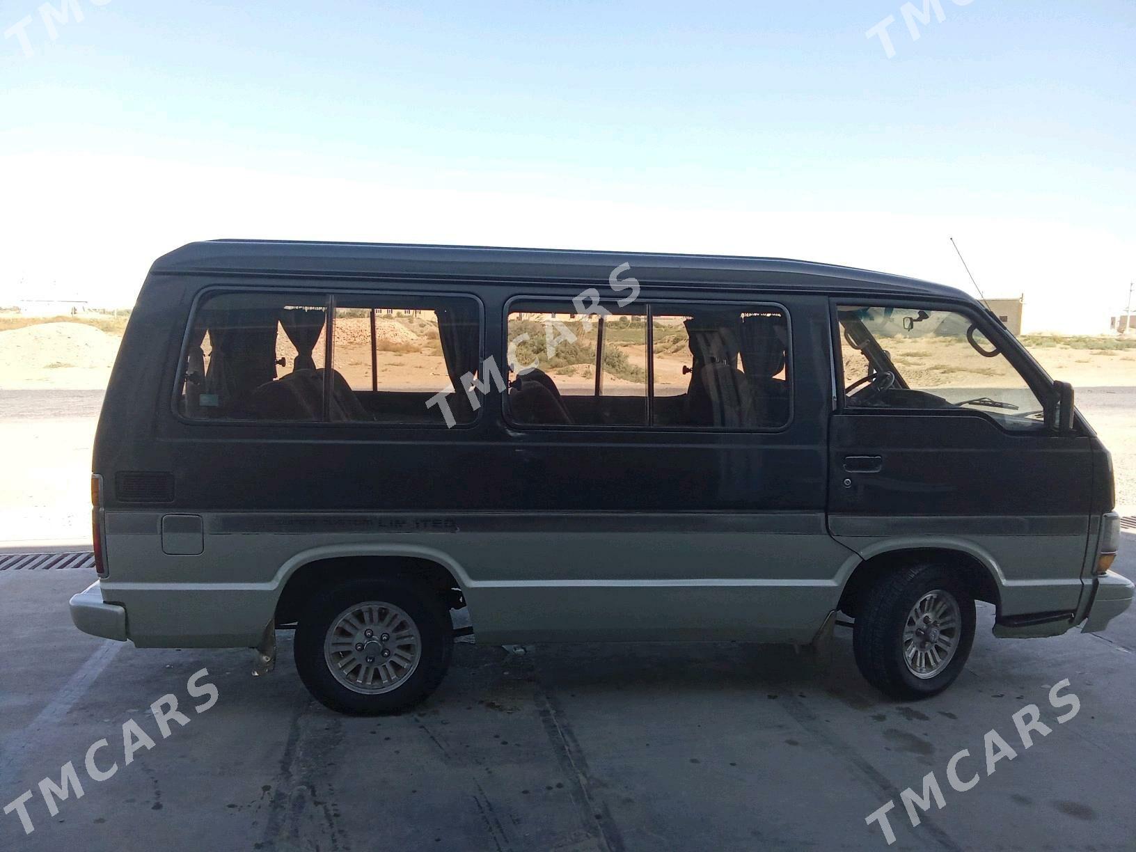 Toyota Hiace 1989 - 46 000 TMT - Мары - img 6