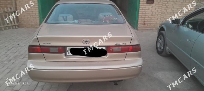 Toyota Camry 1999 - 105 000 TMT - Достлук - img 3