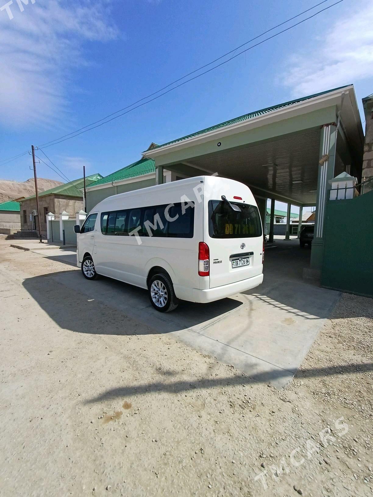 Toyota Hiace 2009 - 400 000 TMT - Джебел - img 10