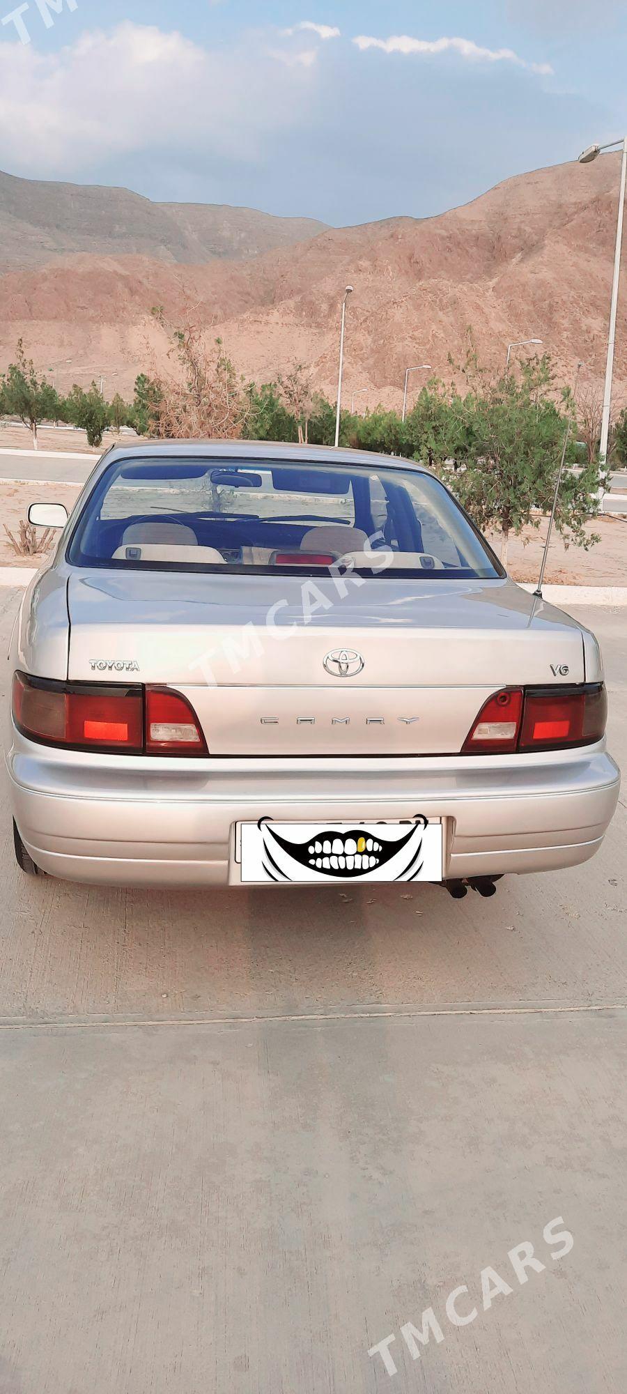 Toyota Camry 1995 - 90 000 TMT - Балканабат - img 5