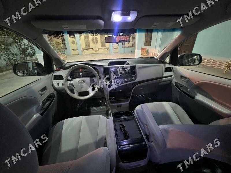 Toyota Sienna 2014 - 285 000 TMT - Balkanabat - img 6