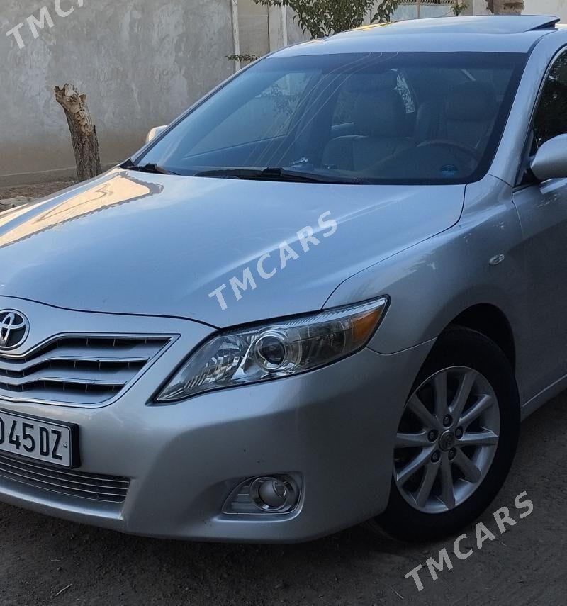 Toyota Camry 2010 - 200 000 TMT - Дашогуз - img 2