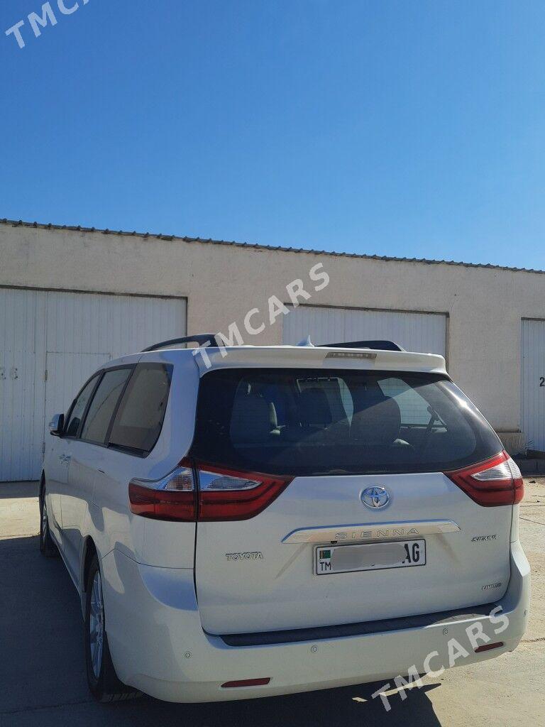 Toyota Sienna 2017 - 440 000 TMT - Ашхабад - img 3