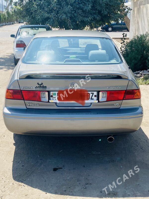 Toyota Camry 2000 - 130 000 TMT - Şabat etr. - img 4