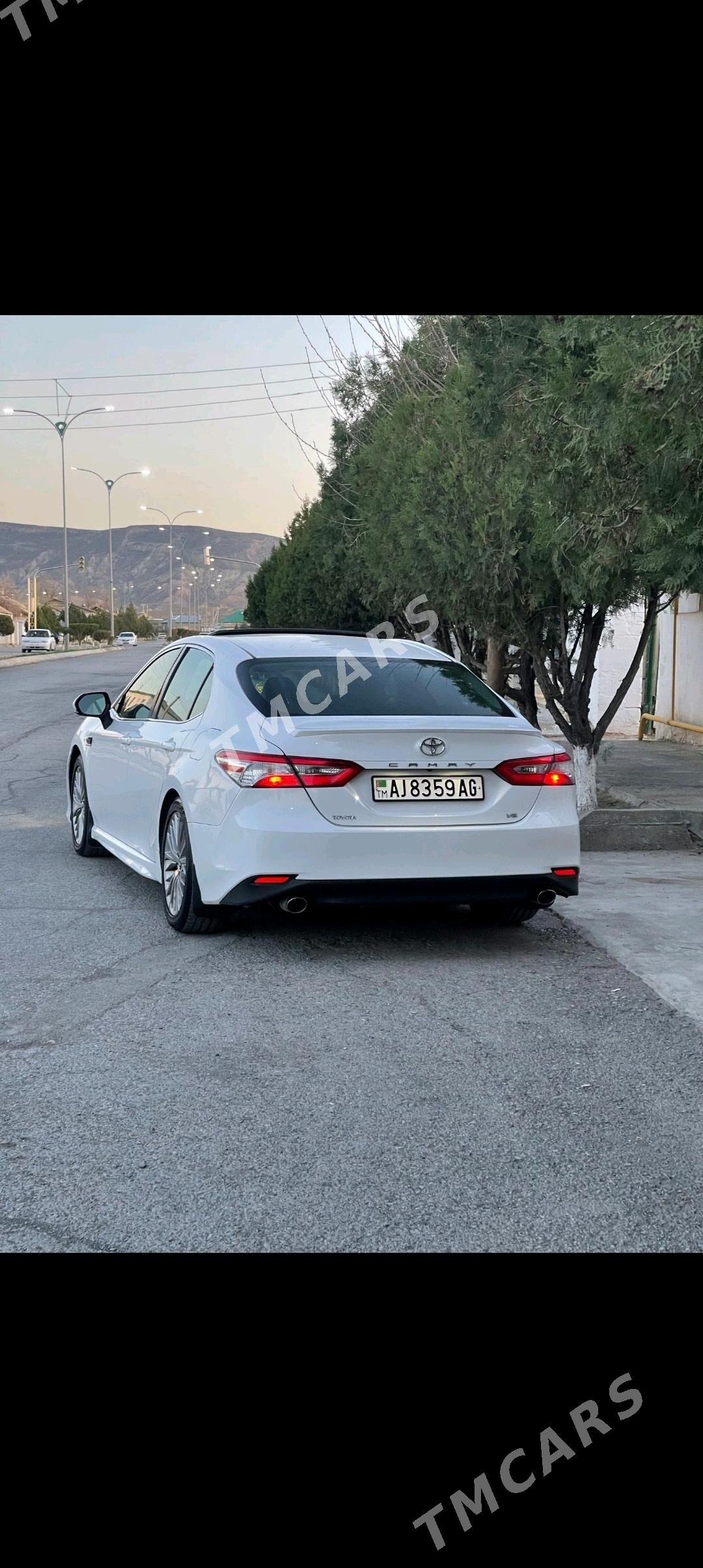 Toyota Camry 2018 - 325 000 TMT - Gyzylarbat - img 3