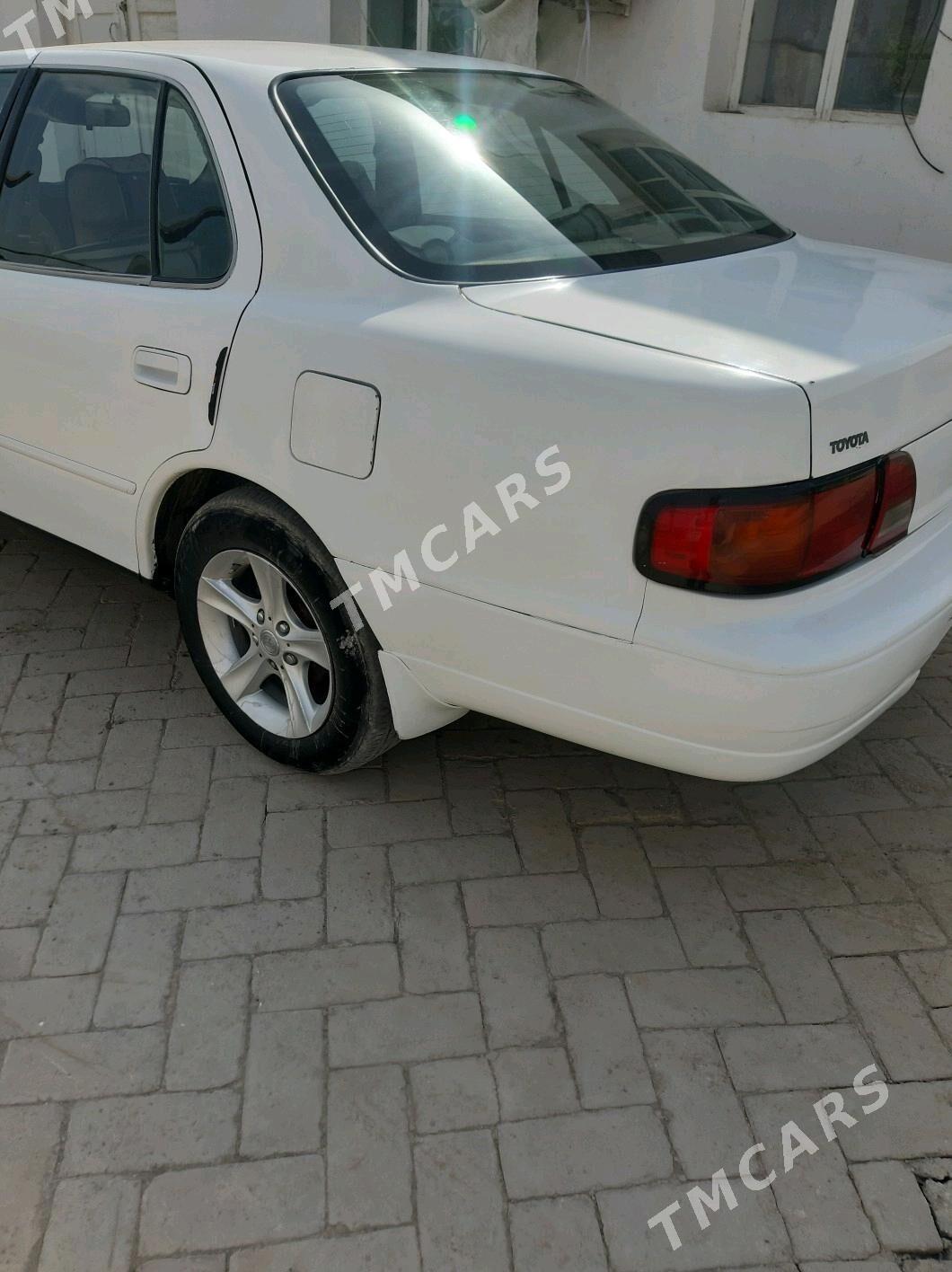 Toyota Camry 1995 - 65 000 TMT - Достлук - img 5