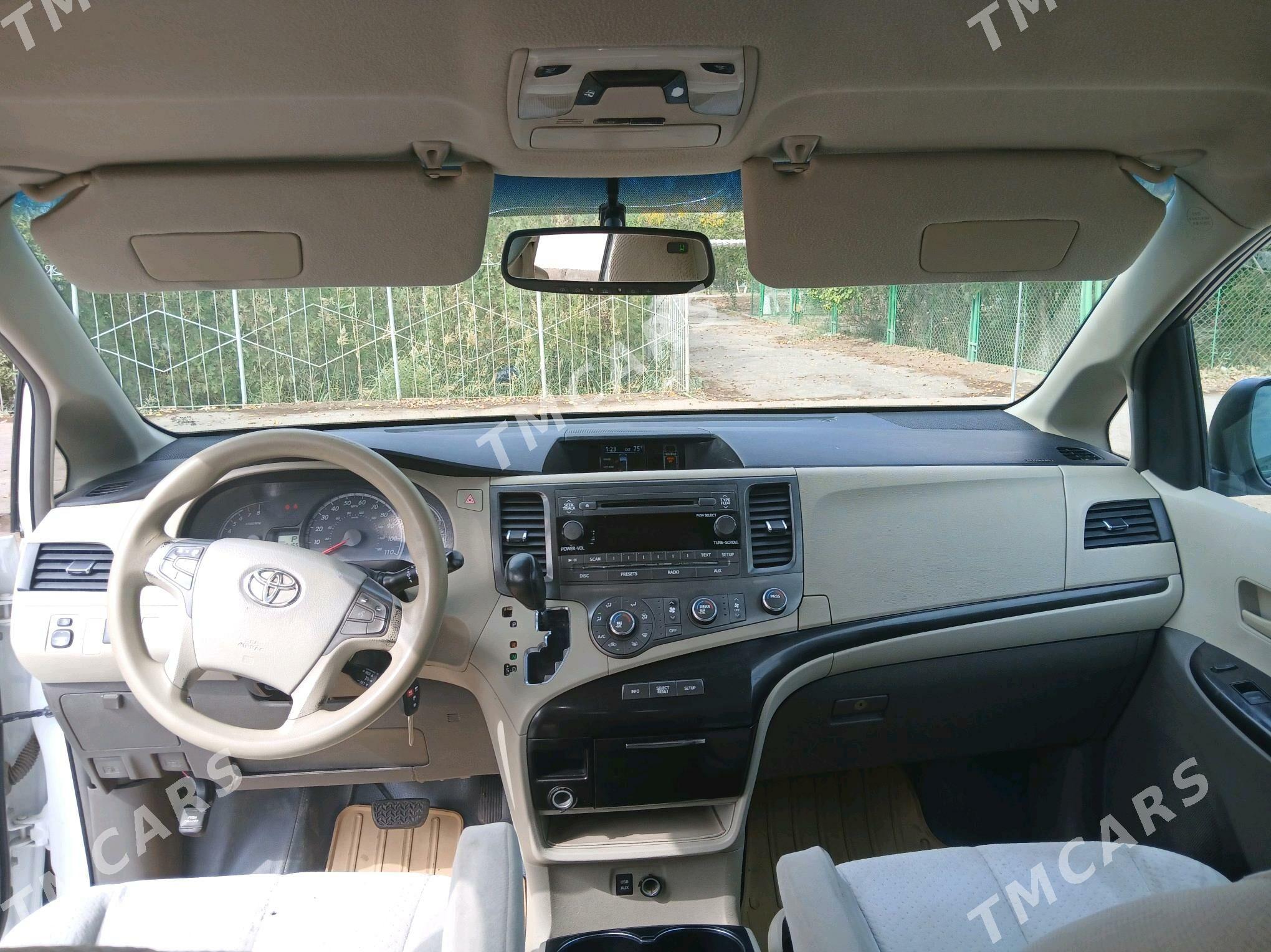 Toyota Sienna 2010 - 215 000 TMT - Дашогуз - img 6