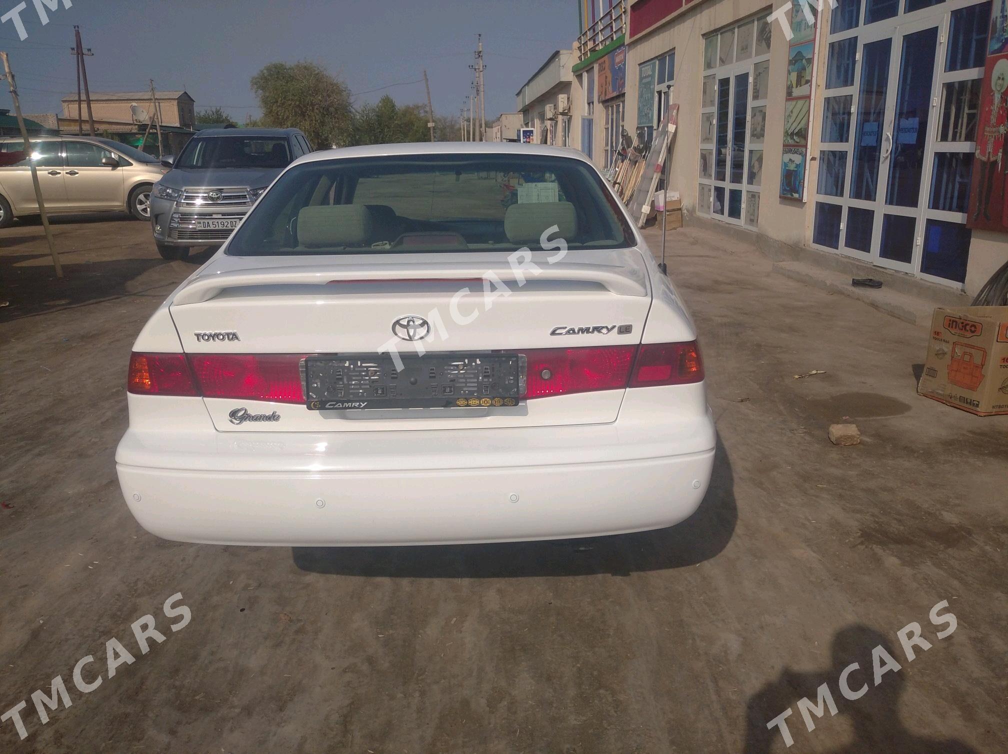 Toyota Camry 2001 - 115 000 TMT - Акдепе - img 5