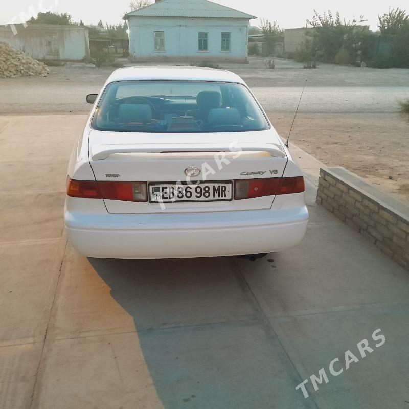 Toyota Camry 2000 - 90 000 TMT - Байрамали - img 3