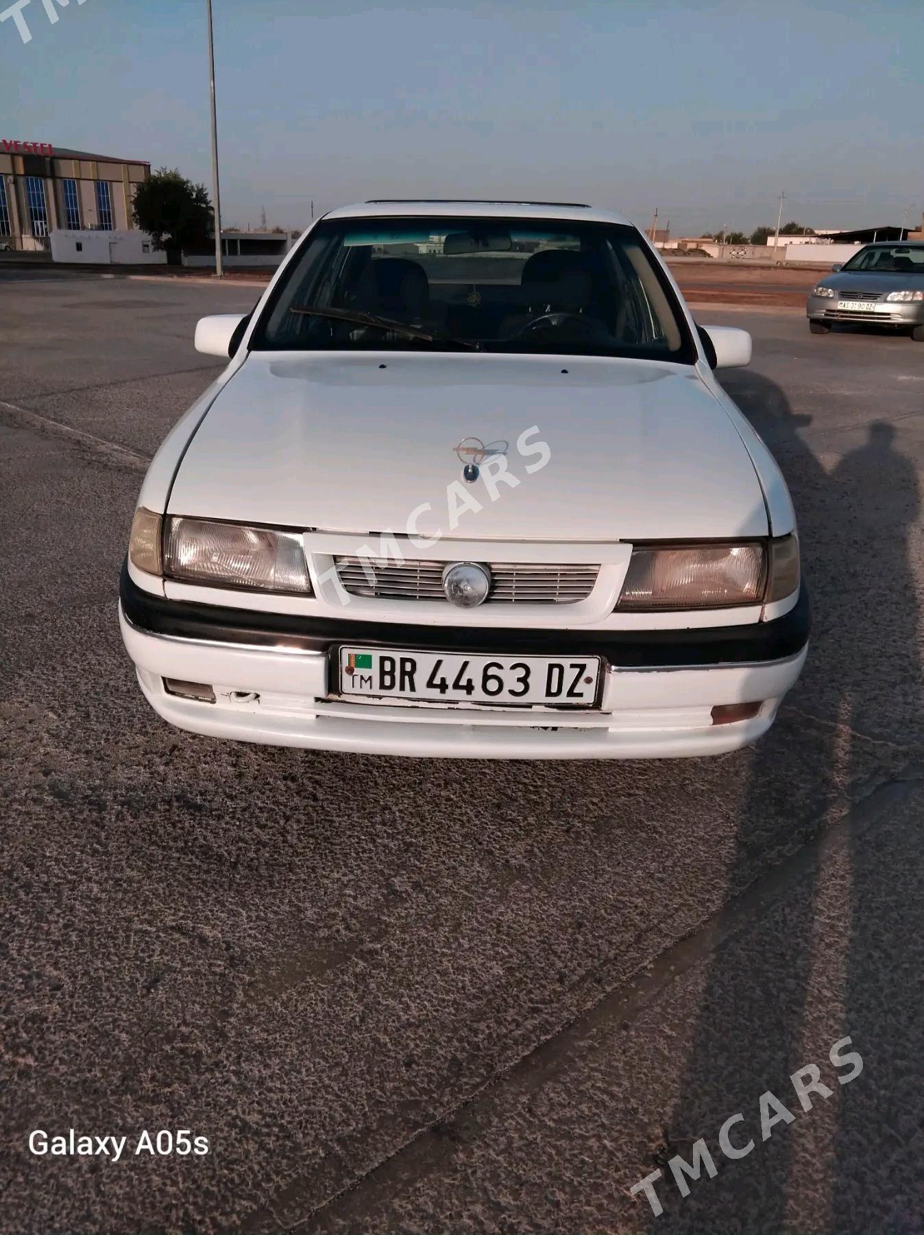 Opel Vectra 1992 - 34 000 TMT - Губадаг - img 4