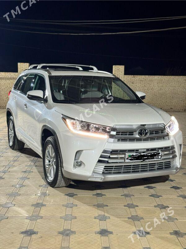 Toyota Highlander 2018 - 420 000 TMT - Мары - img 3