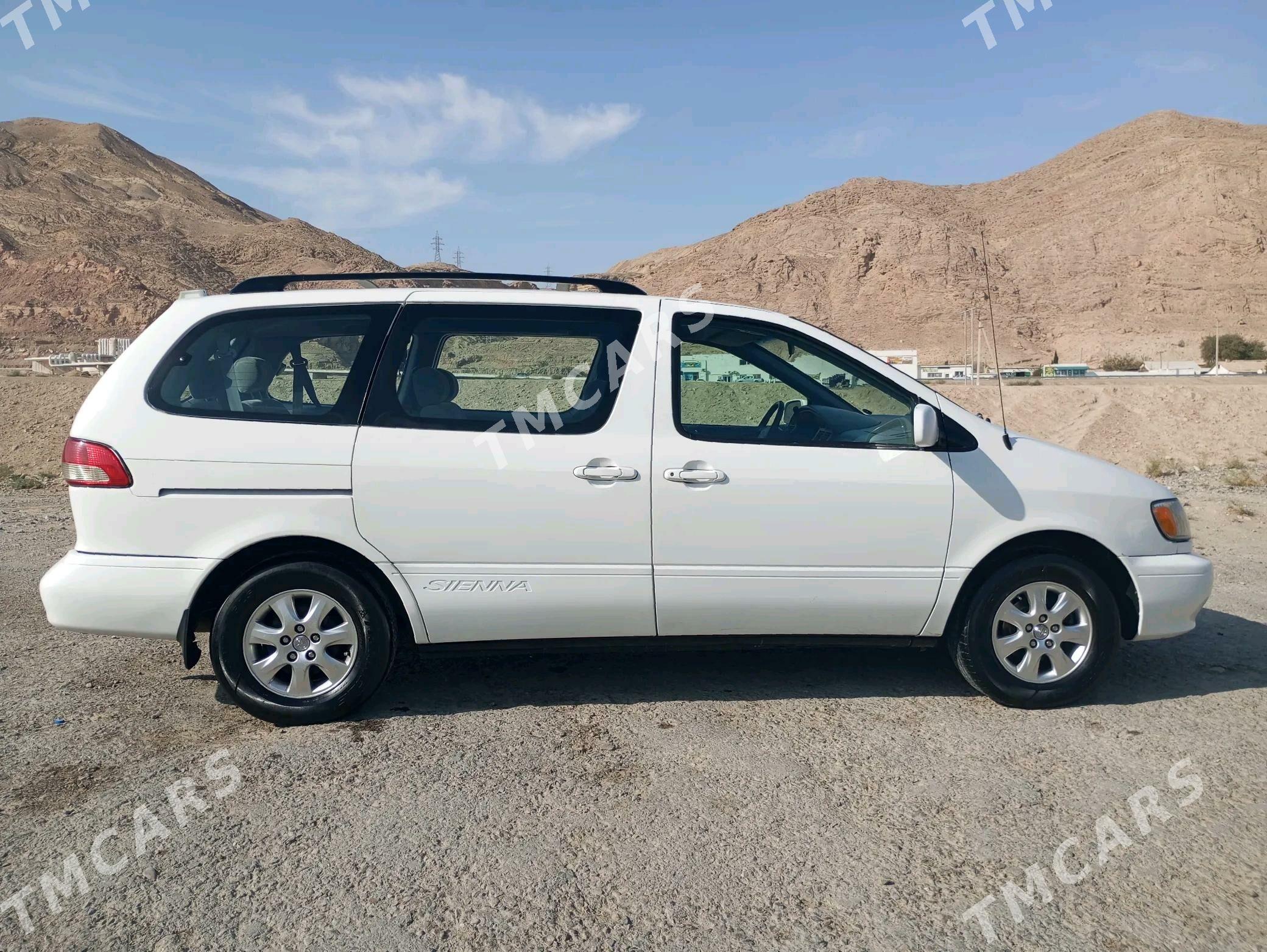 Toyota Sienna 2001 - 140 000 TMT - Туркменбаши - img 4