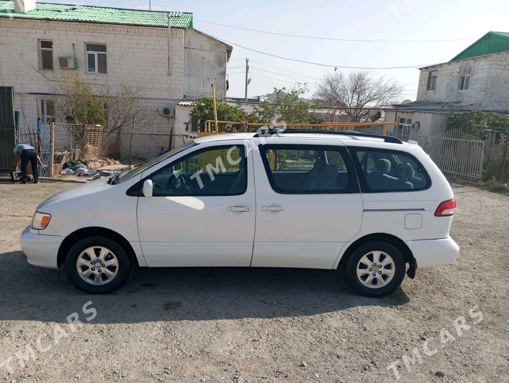 Toyota Sienna 2001 - 140 000 TMT - Туркменбаши - img 2