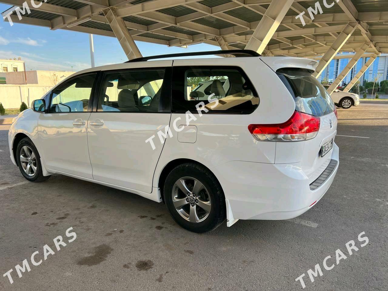 Toyota Sienna 2011 - 250 000 TMT - Türkmenbaşy - img 4