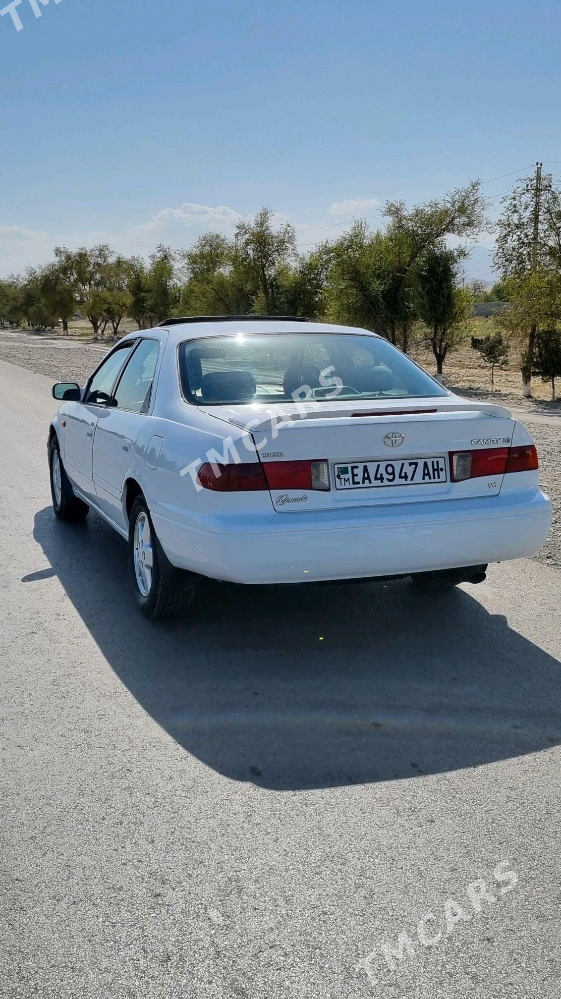 Toyota Camry 2001 - 135 000 TMT - Бахарден - img 3