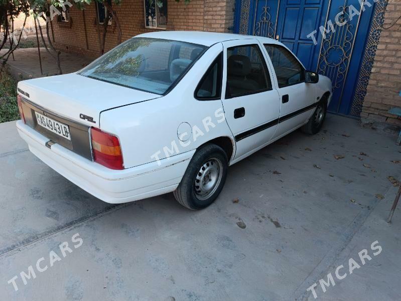 Opel Vectra 1990 - 30 000 TMT - Dänew - img 3