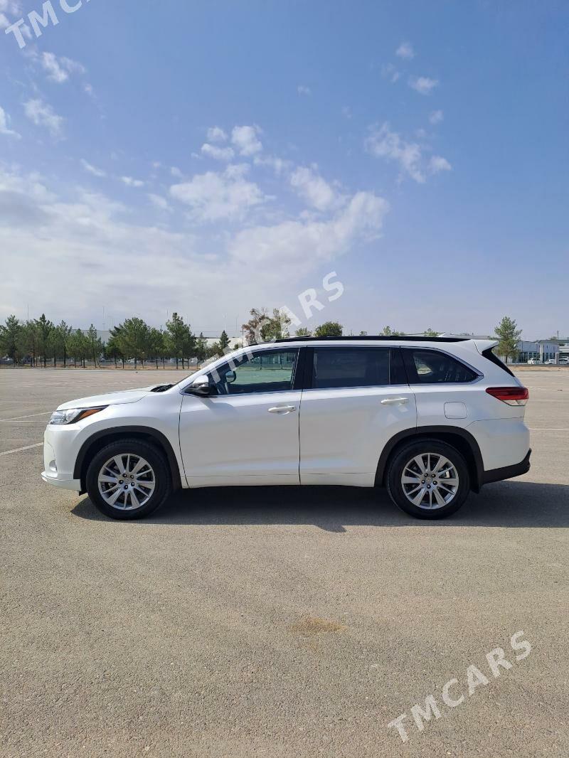 Toyota Highlander 2018 - 450 000 TMT - Ашхабад - img 2