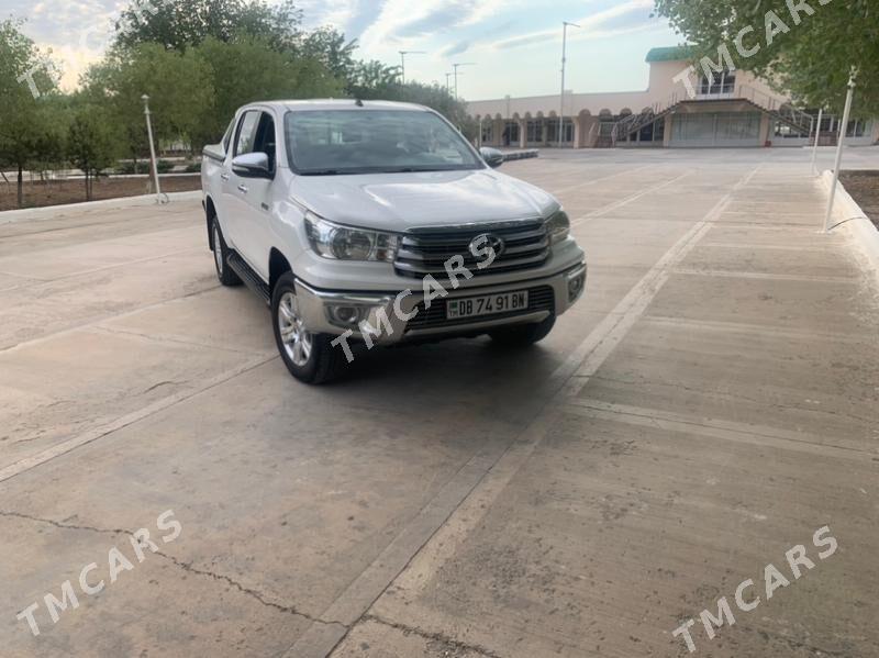 Toyota Hilux 2017 - 435 000 TMT - Туркменбаши - img 9