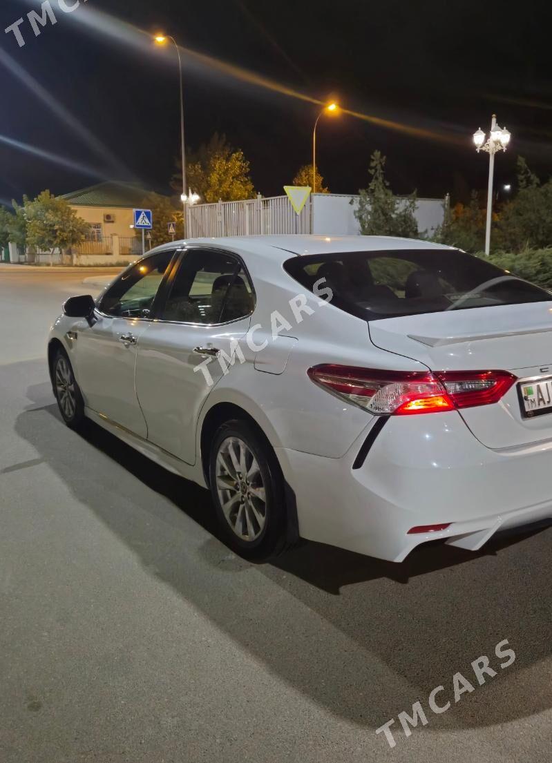 Toyota Camry 2018 - 265 000 TMT - Тязе заман - img 5