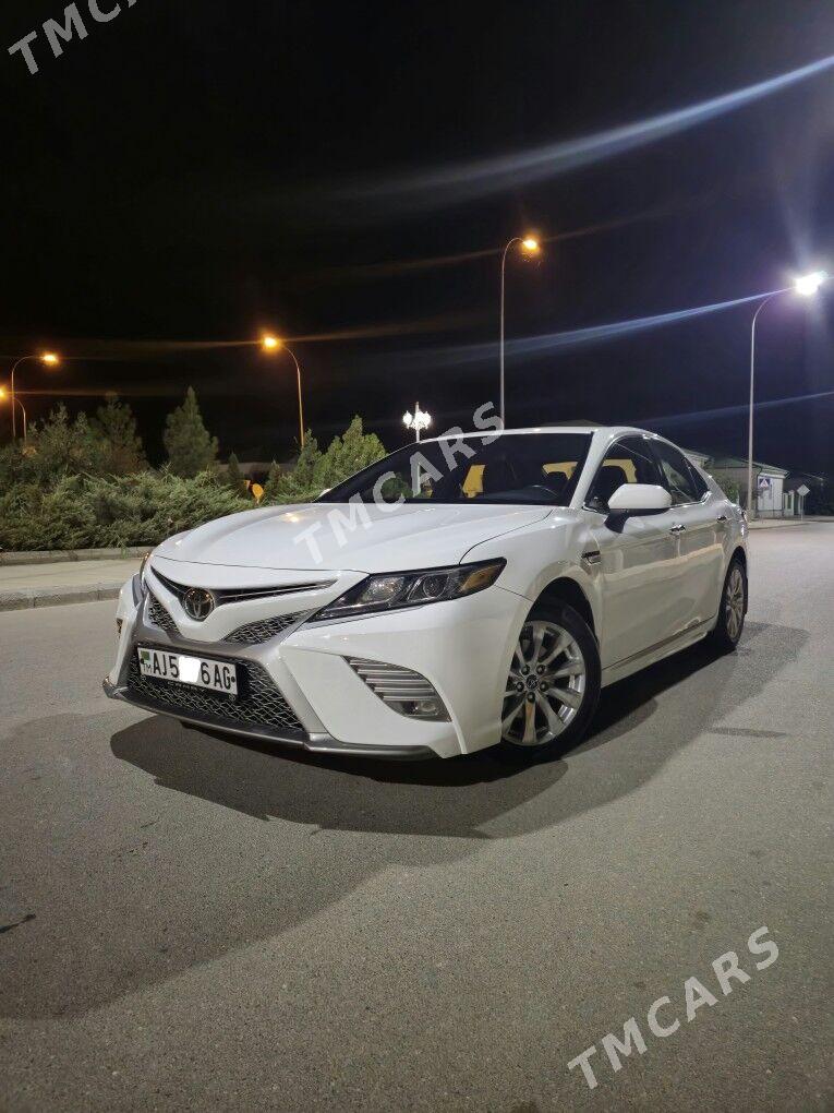 Toyota Camry 2018 - 265 000 TMT - Тязе заман - img 2