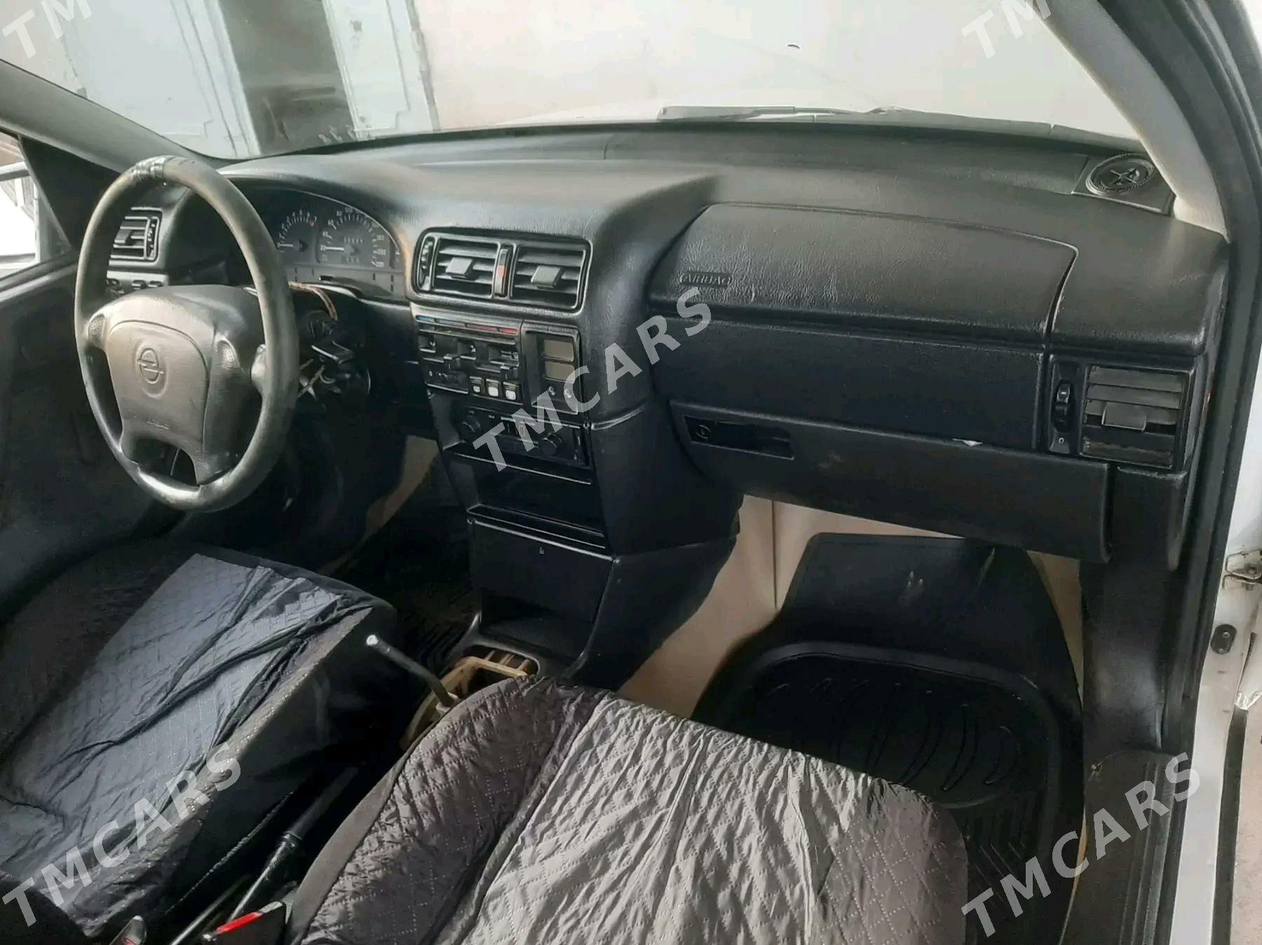 Opel Vectra 1994 - 37 000 TMT - Губадаг - img 7