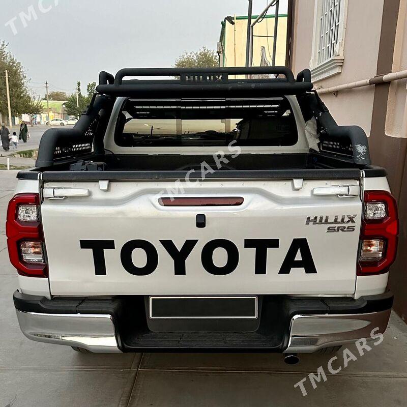 Toyota Hilux 2023 - 520 000 TMT - Hitrowka - img 5