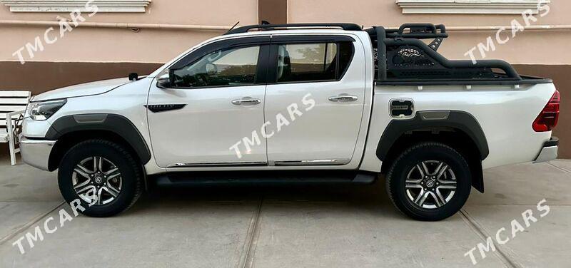 Toyota Hilux 2023 - 520 000 TMT - Hitrowka - img 2