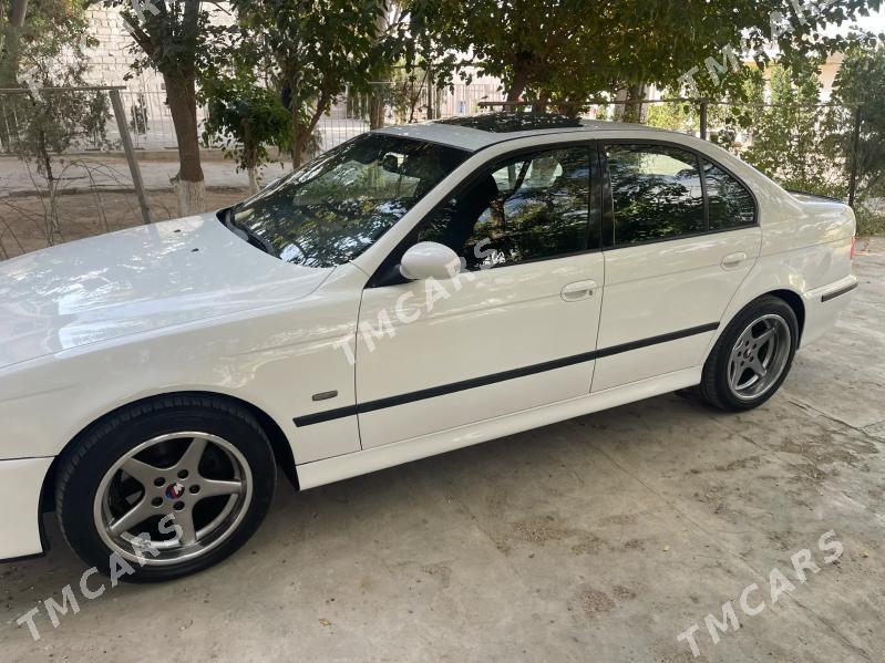 BMW E39 2002 - 145 000 TMT - Türkmenbaşy - img 3