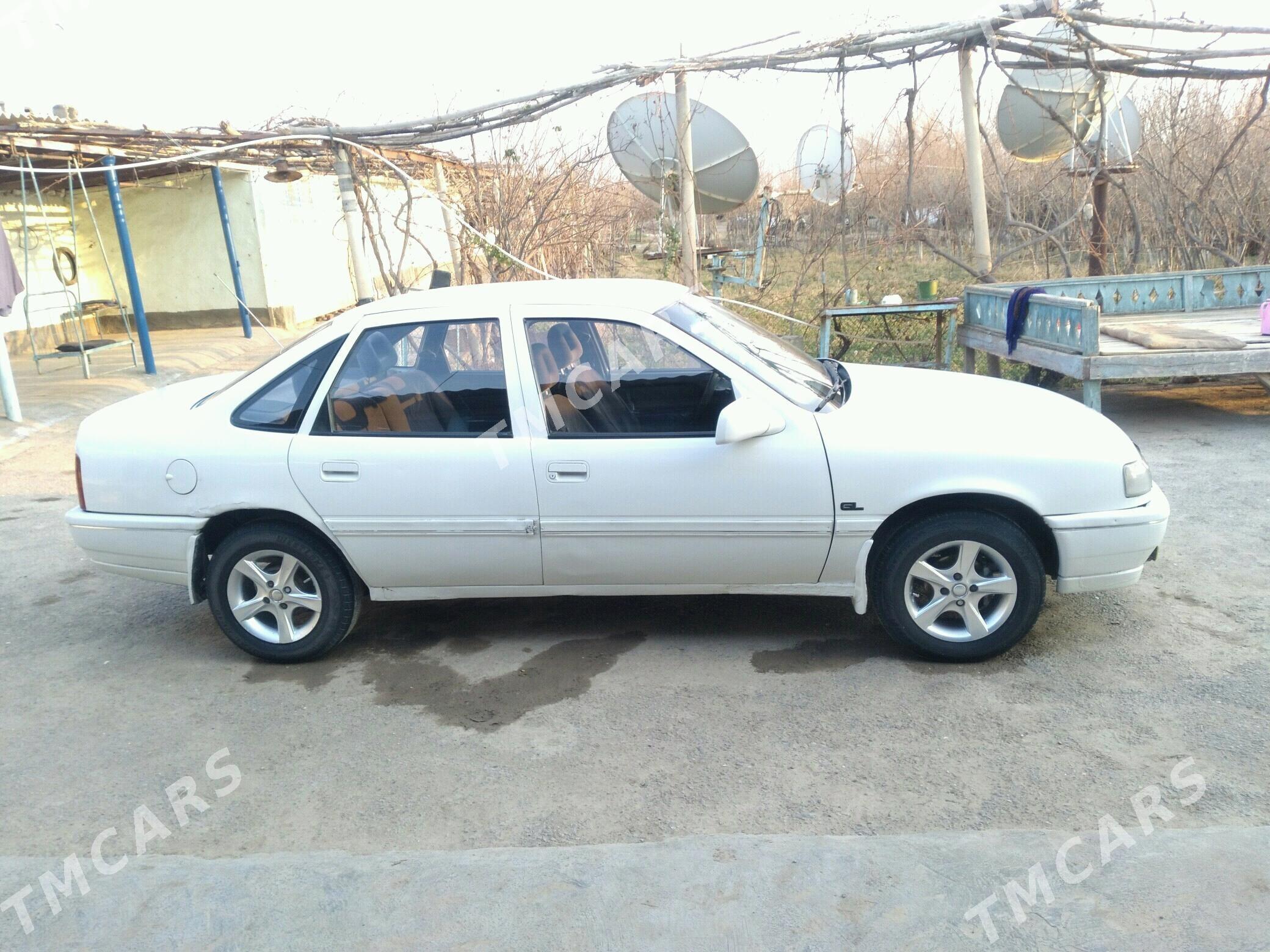 Opel Vectra 1994 - 29 000 TMT - Теджен - img 2