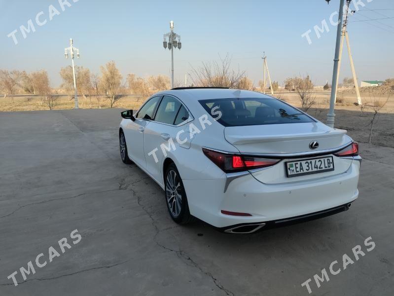 Lexus ES 350 2019 - 440 000 TMT - Халач - img 4