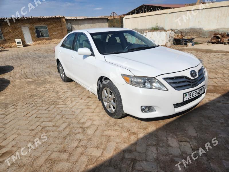 Toyota Camry 2011 - 130 000 TMT - Baýramaly - img 2