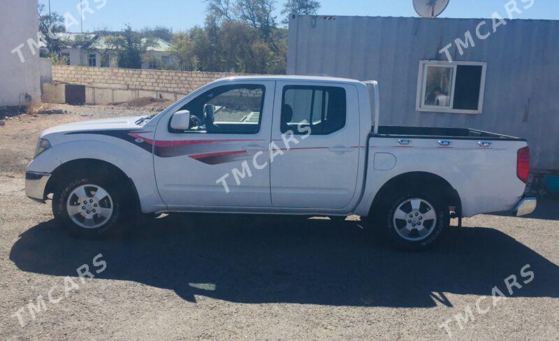 Nissan Navara 2012 - 135 000 TMT - Туркменбаши - img 4