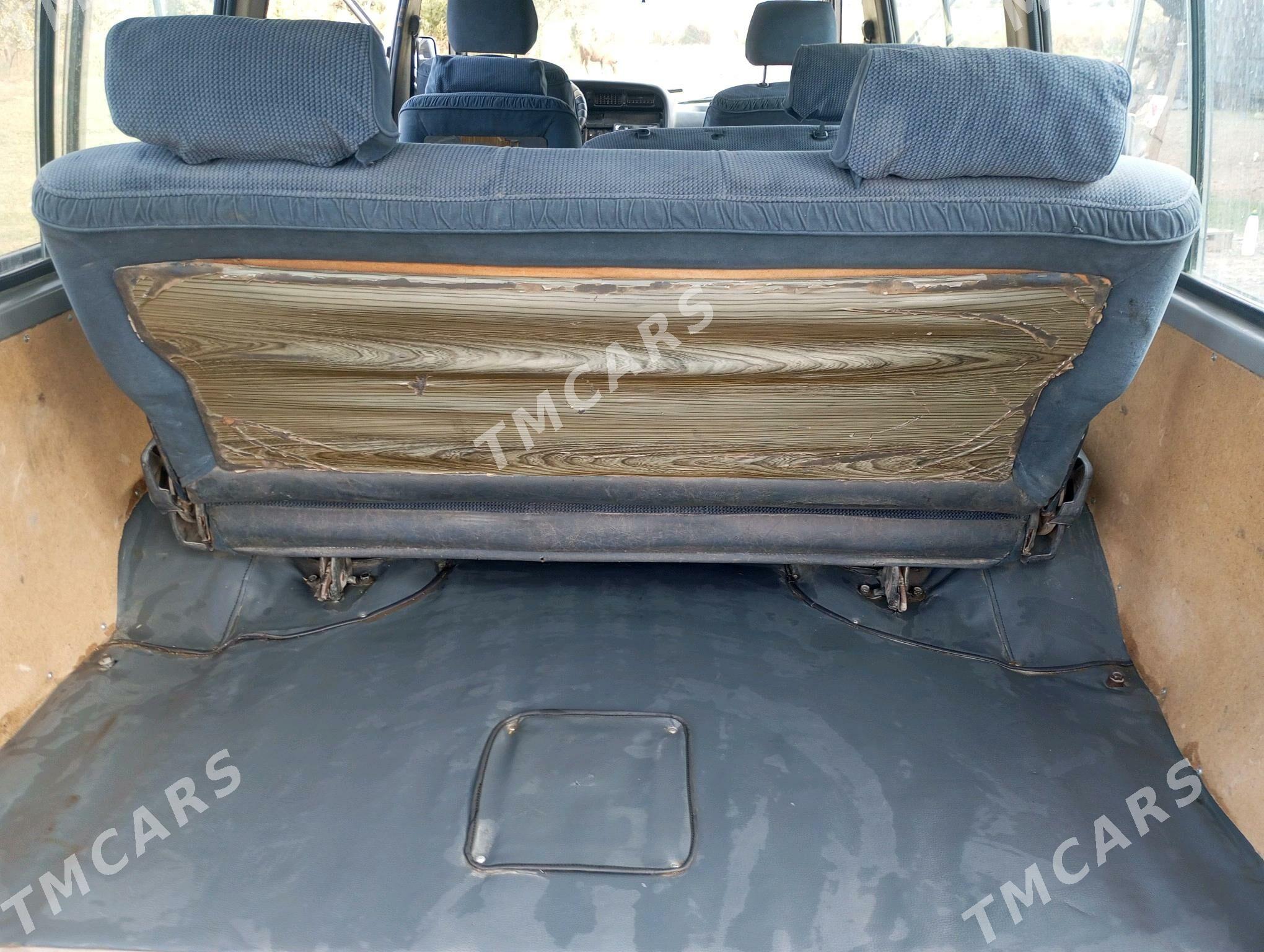 Toyota Hiace 1989 - 52 000 TMT - Мары - img 6