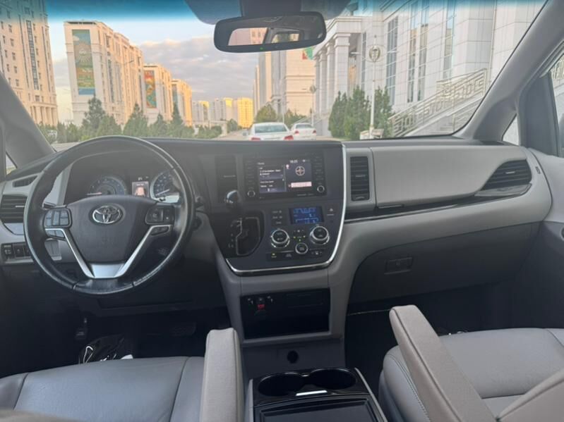 Toyota Sienna 2019 - 395 000 TMT - Aşgabat - img 6