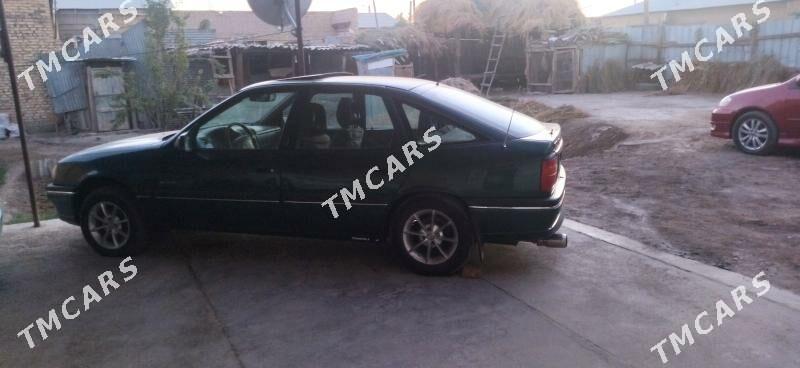 Opel Vectra 1995 - 29 000 TMT - Фарап - img 9