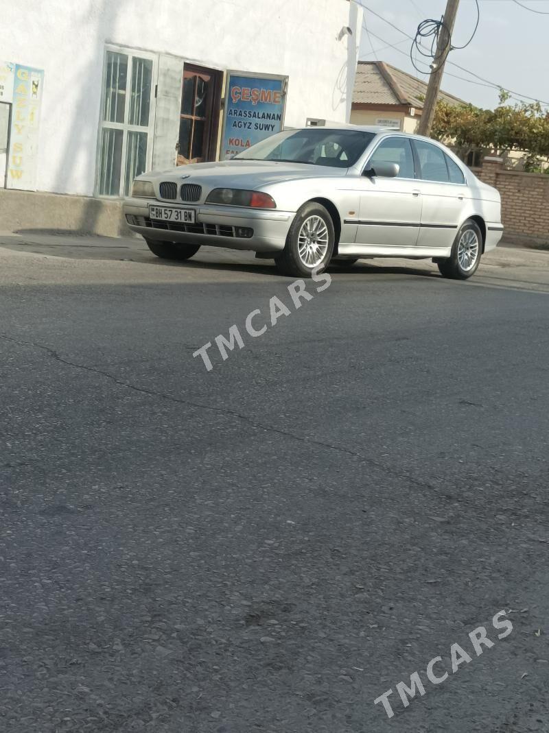 BMW E39 1998 - 80 000 TMT - Гумдаг - img 4